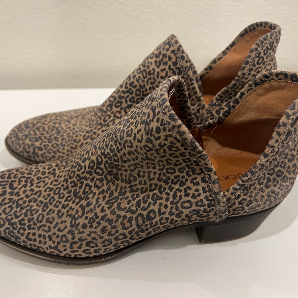 Lucky Brand boots animal print Women’s size 7